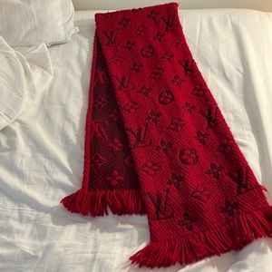Logomania Louis Vuitton scarf